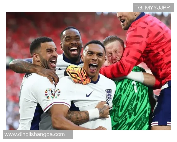 足球明星进场走路姿势的魅力与风格解析,展现他们的个性与自信