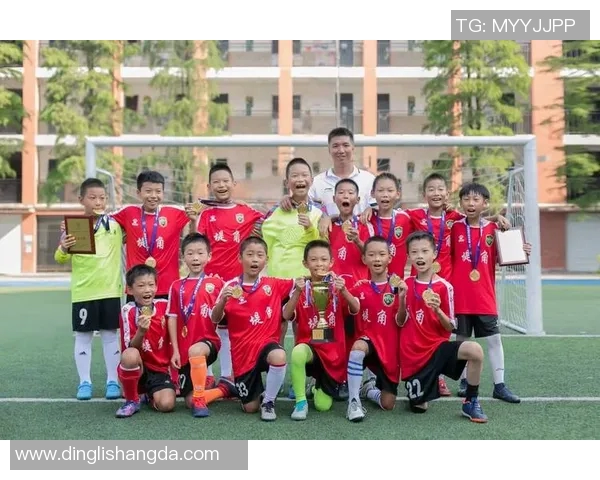 重庆足球教练培训助力青少年足球发展提升教练水平与实战能力